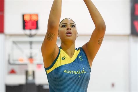 liz cambage controversy|Liz Cambage racial slur allegations, explained: Australia player。